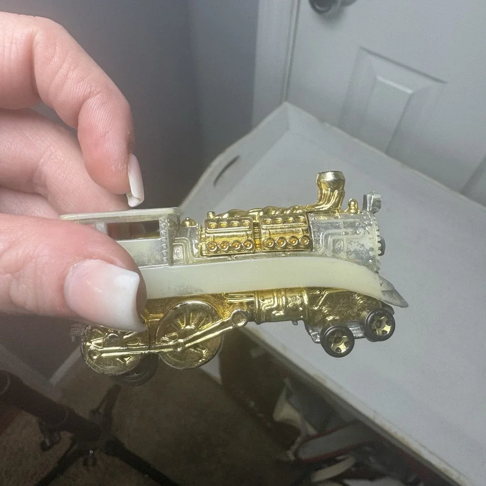 Vintage 1995 Mattel Hot Wheels Rail Rodder Train Engine 5 Gray and Gold Toy